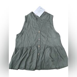 Caspiche Women sleeveless green peplum top V-neck front buttons
Size M NWT Linen